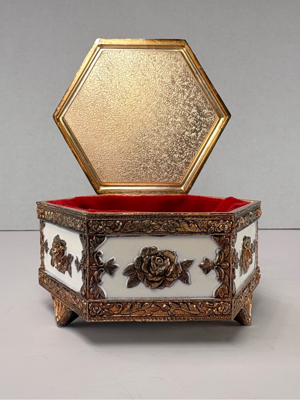 💎 Vintage Mele Japan Jewelry Box – Madame Louise de France Portrait – Hexagonal